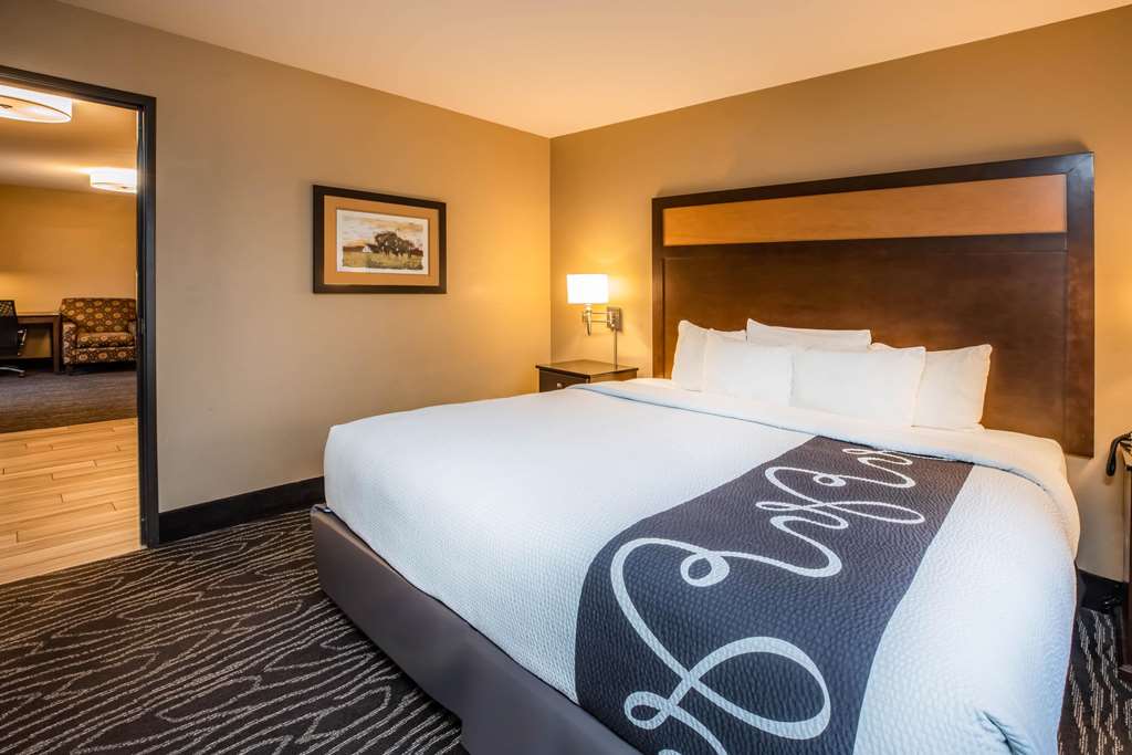 La Quinta Inn & Suites by Wyndham Eugene - photo 24