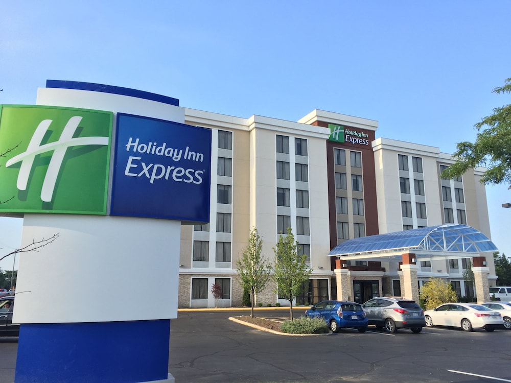 Holiday Inn Express Chicago NW Arlington Heights by IHG - carbon neutral hotel in Arlington Heights