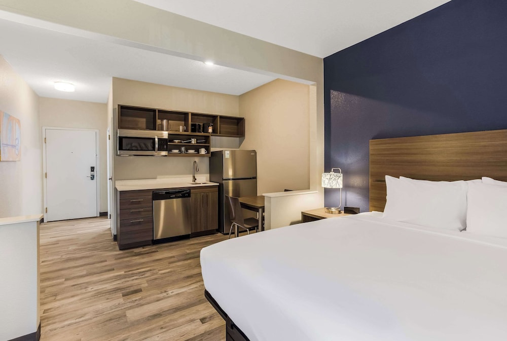MainStay Suites Bourbonnais Kankakee - photo 14