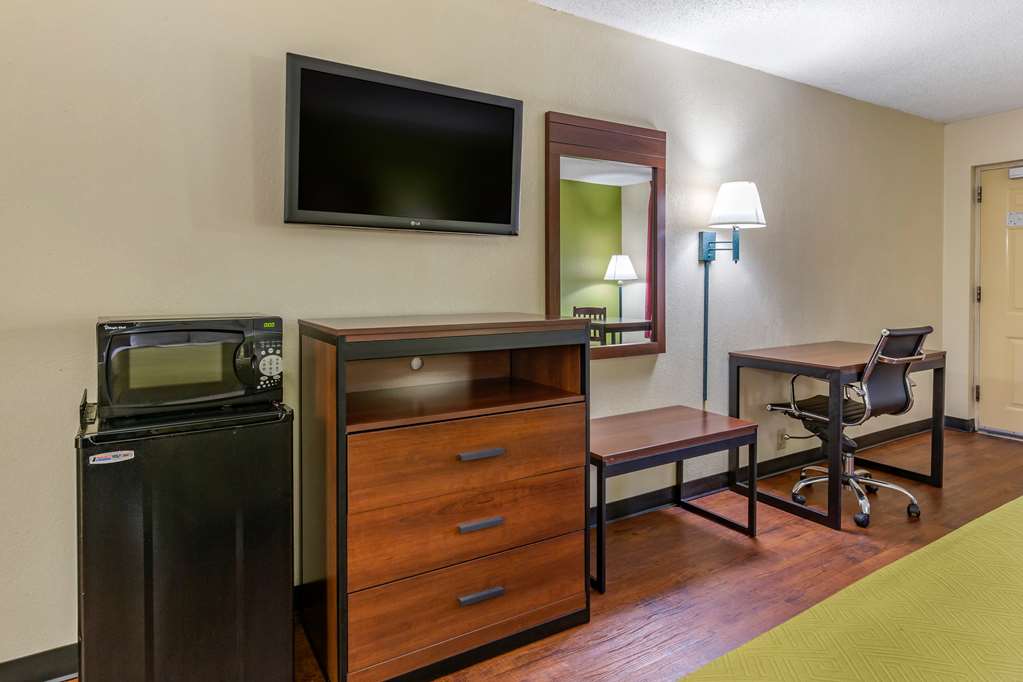Econo Lodge Fayetteville I 95 - photo 13