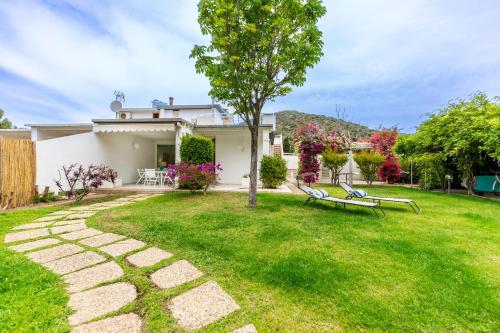 Villa Buganvillea near the beach — 4-Star Luxury Hotel in Maracalagonis, Italy