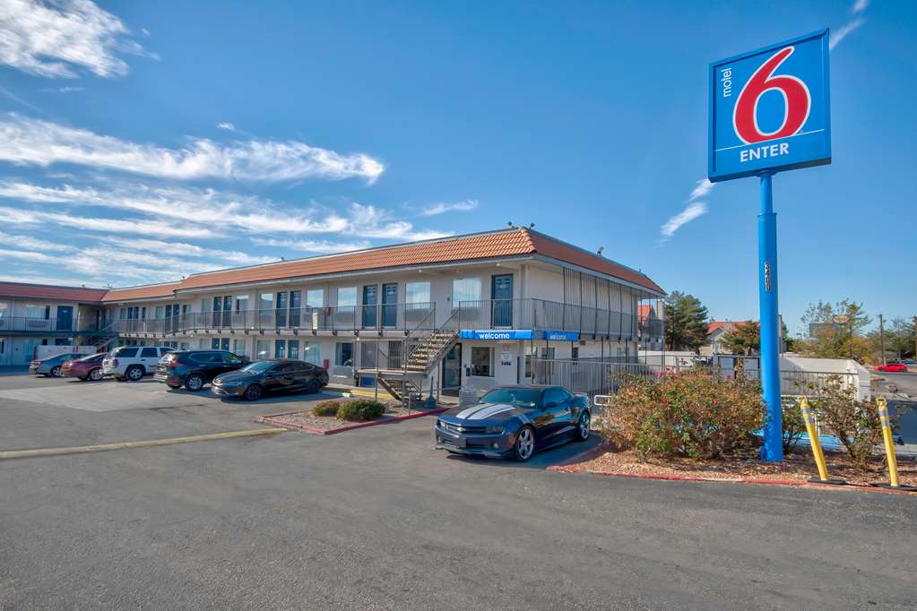 Motel 6 Albuquerque NM Carlisle - featured photo