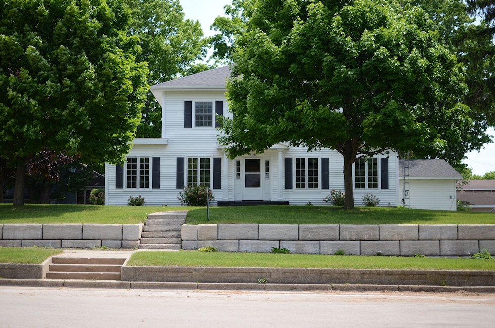 Ludington Blue Spruce Inn - photo 36