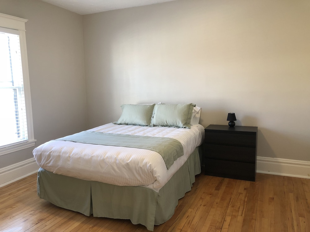 Midtown Manor - photo 3