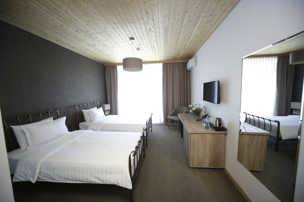 Vardzia Resort