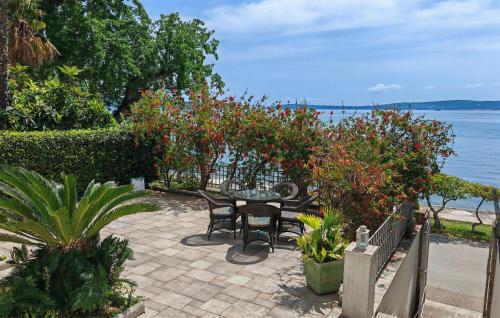 Gorgeous Apartment In Kastel Luksic — 4-Star Luxury Hotel in Kastel Luksic, Croatia