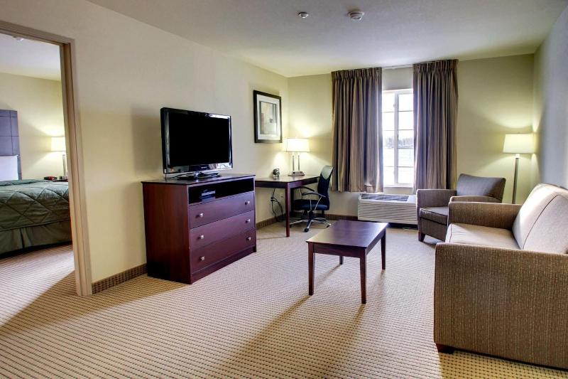 Cobblestone Inn & Suites Eaton - photo 13