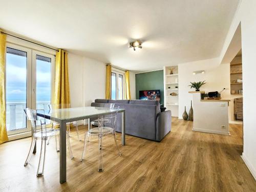 Le Phare Plage & Vue Mer Panoramique in Dunkerque, France