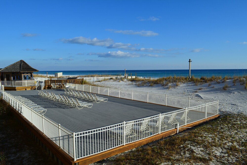 Pelican Beach Resort & Conference Center - photo 67