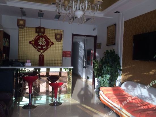 Weifang Millennium hotel bus terminal — hotel in Kuiju