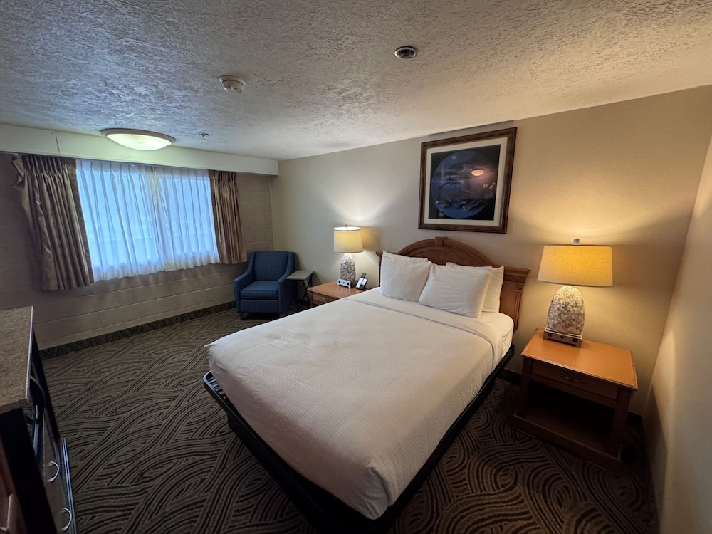Promenade Inn & Suites Oceanfront - photo 15