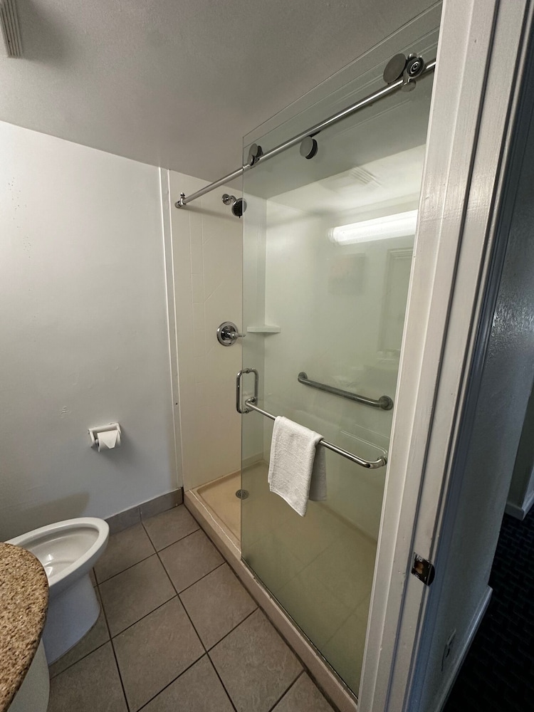 Ramada by Wyndham Virginia Beach - photo 30
