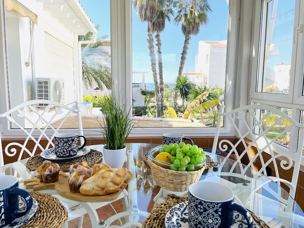 Apartamentos Laguna Beach — 4-Star Luxury Hotel in Torrox, Spain