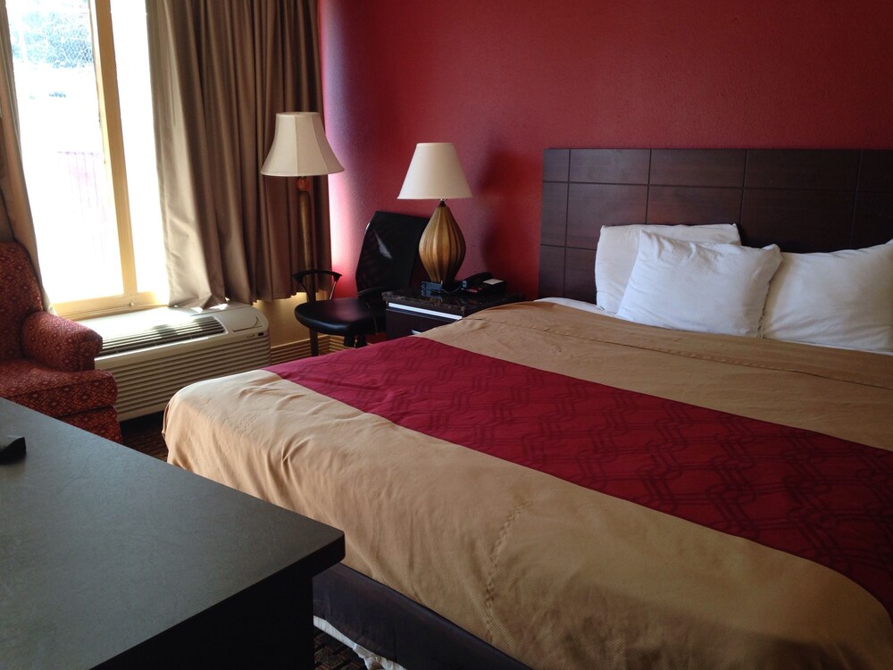 Parkway Inn of Birmingham - photo 4