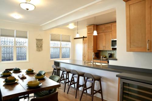 Monthier Townhouse The Grove Los Angeles - photo 5