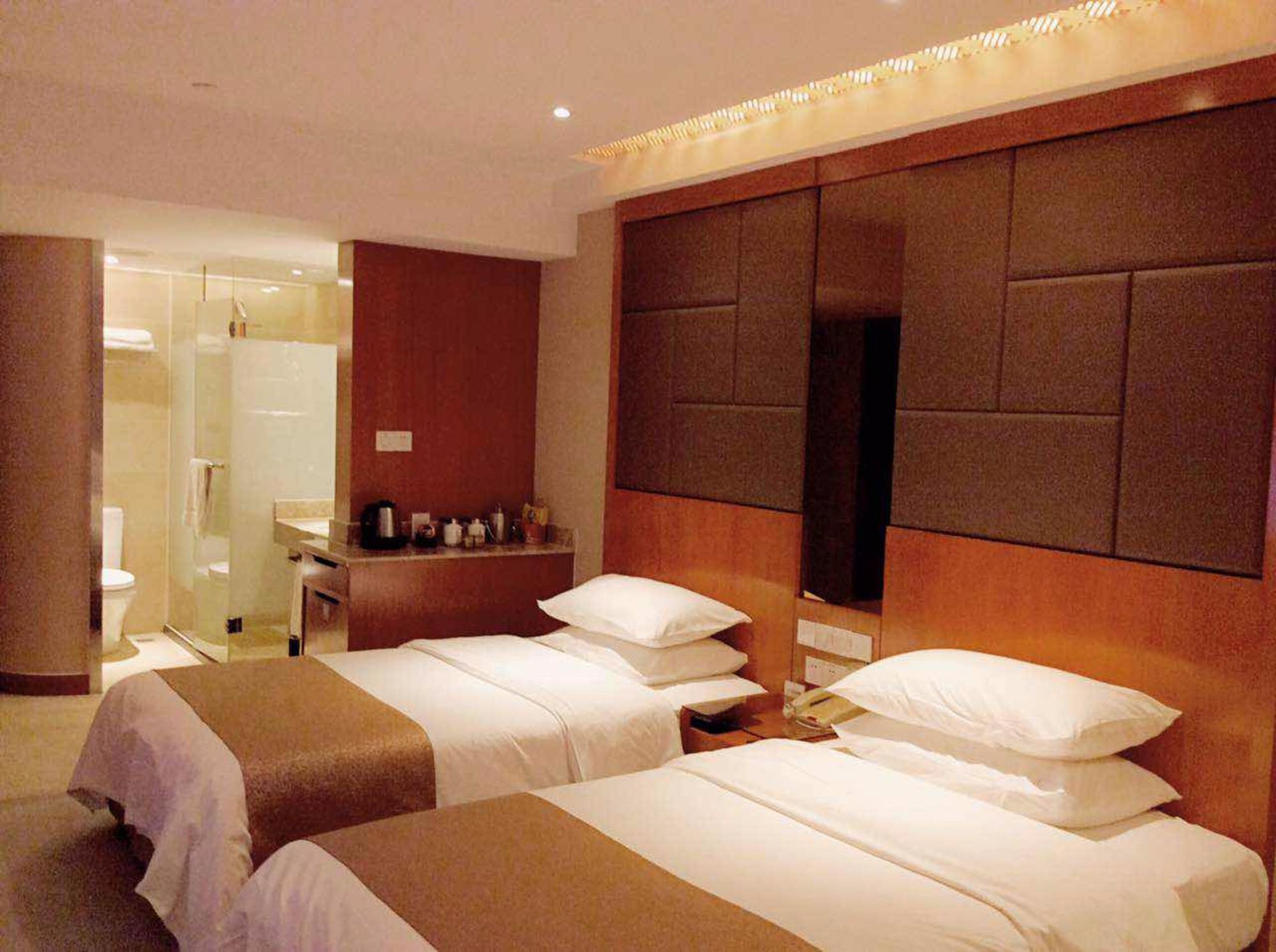 Oriental Hotel TongXiang in Jiaxing, People's Republic of China