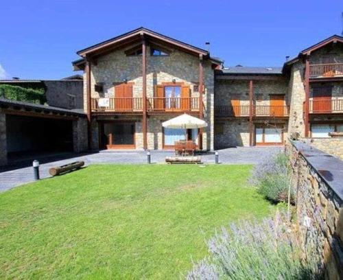 Family House Bellver de Cerdanya — 4-Star Luxury Hotel in Bellver De Cerdanya, Spain