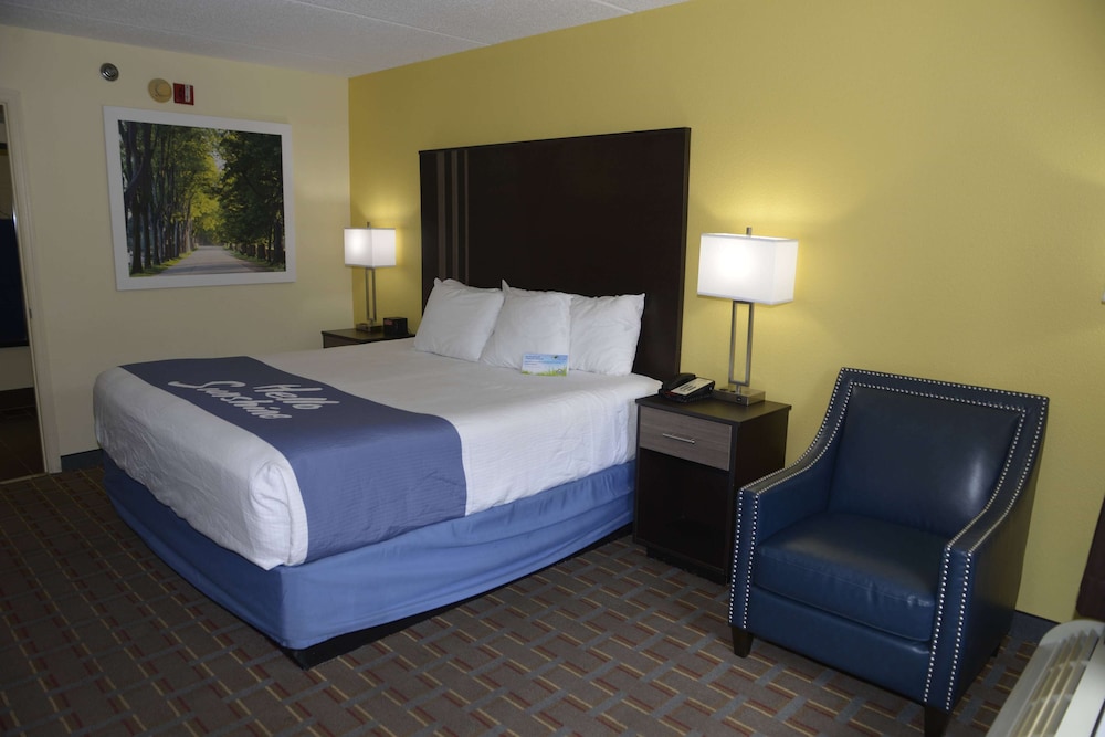 Spark by Hilton Kodak - photo 8