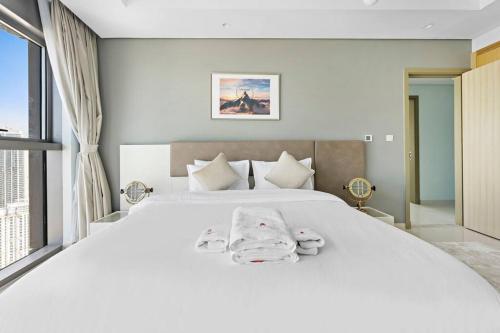 StoneTree Paramount 3 BR Infinity Pool — 4-Star Luxury Hotel in Dubai, United Arab Emirates