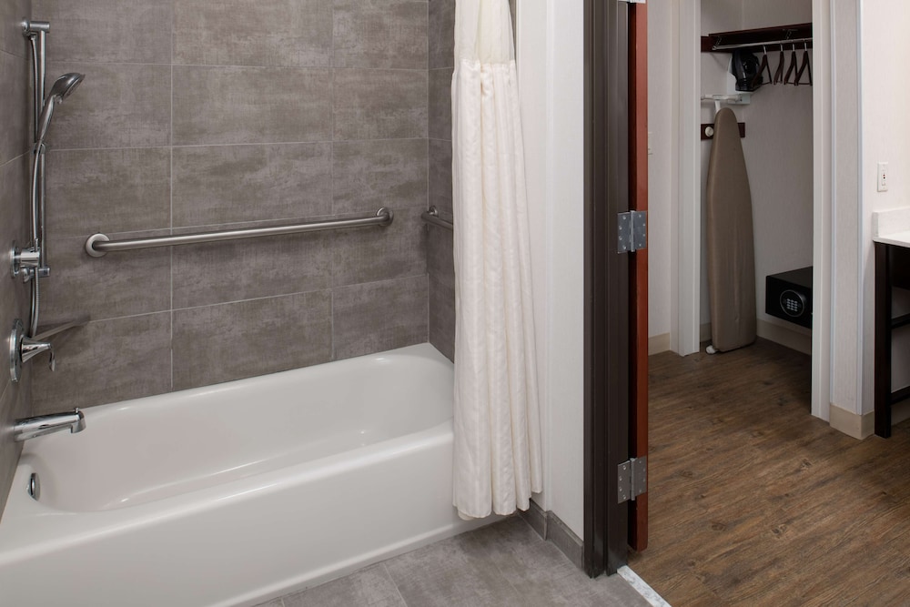 DoubleTree by Hilton Olympia Downtown Capitol District - photo 22