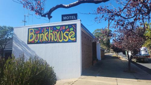 Bunkhouse Motel Cooma - carbon neutral hotel in Cooma