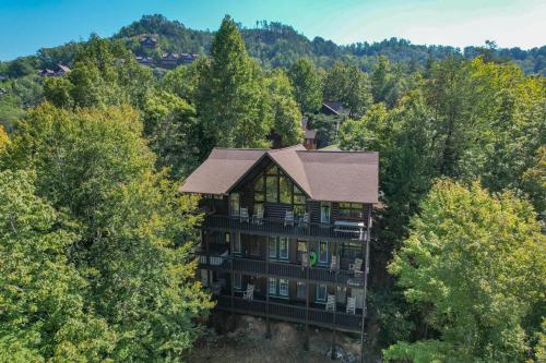 Castle in the Sky — 4-Star Luxury Hotel in Sevierville, United States