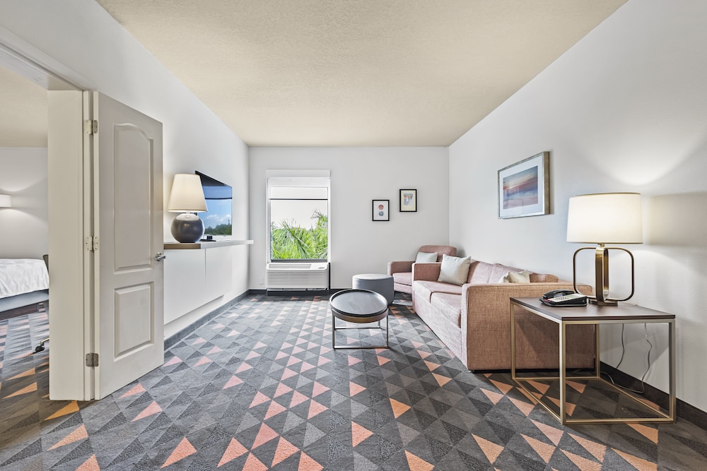 Holiday Inn St. Petersburg West by IHG - photo 15