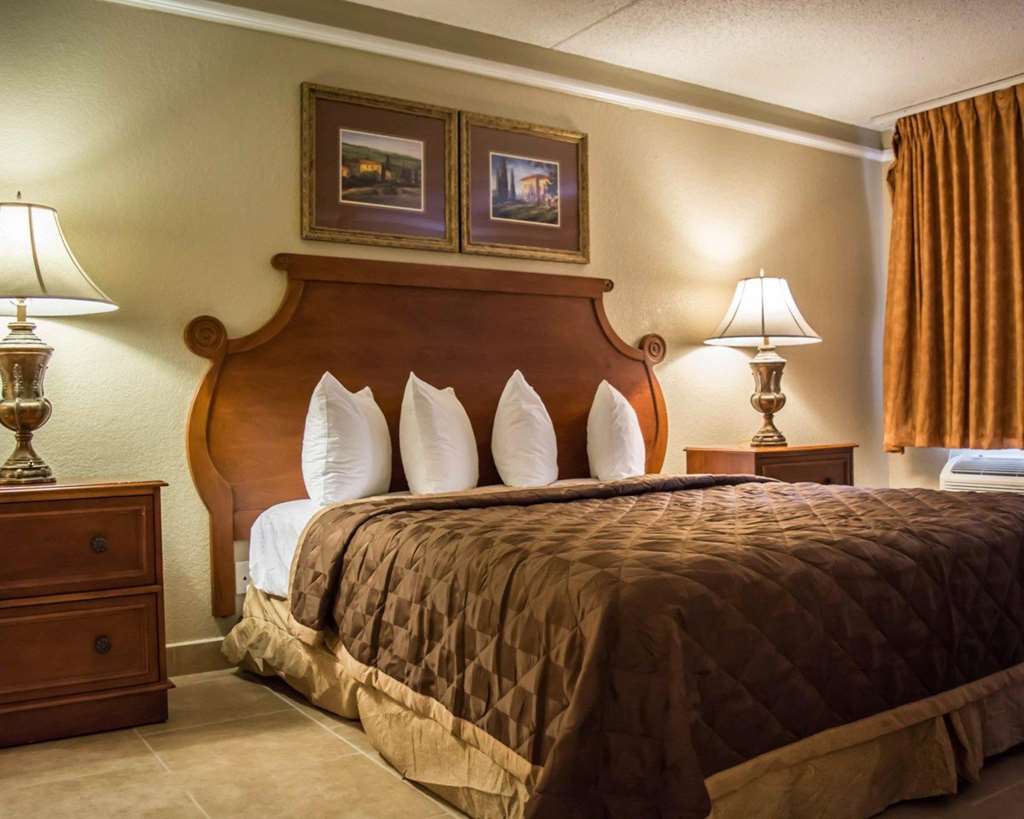 Rodeway Inn Near Ybor City Casino - photo 42