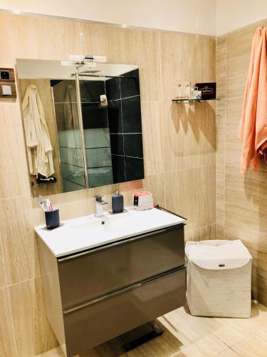 Apartment 3 Pieces — 4-Star Luxury Hotel in Cannes, France