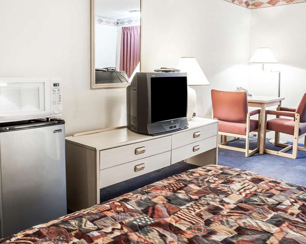 Rodeway Inn and Suites Spokane - photo 19