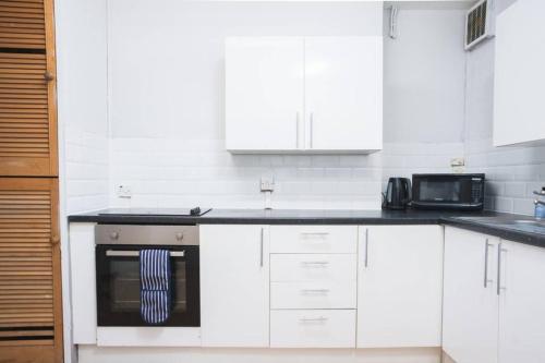 Brynglas Newport flat sleeps 8 Mycityhaven — 4-Star Luxury Hotel in Newport, United Kingdom