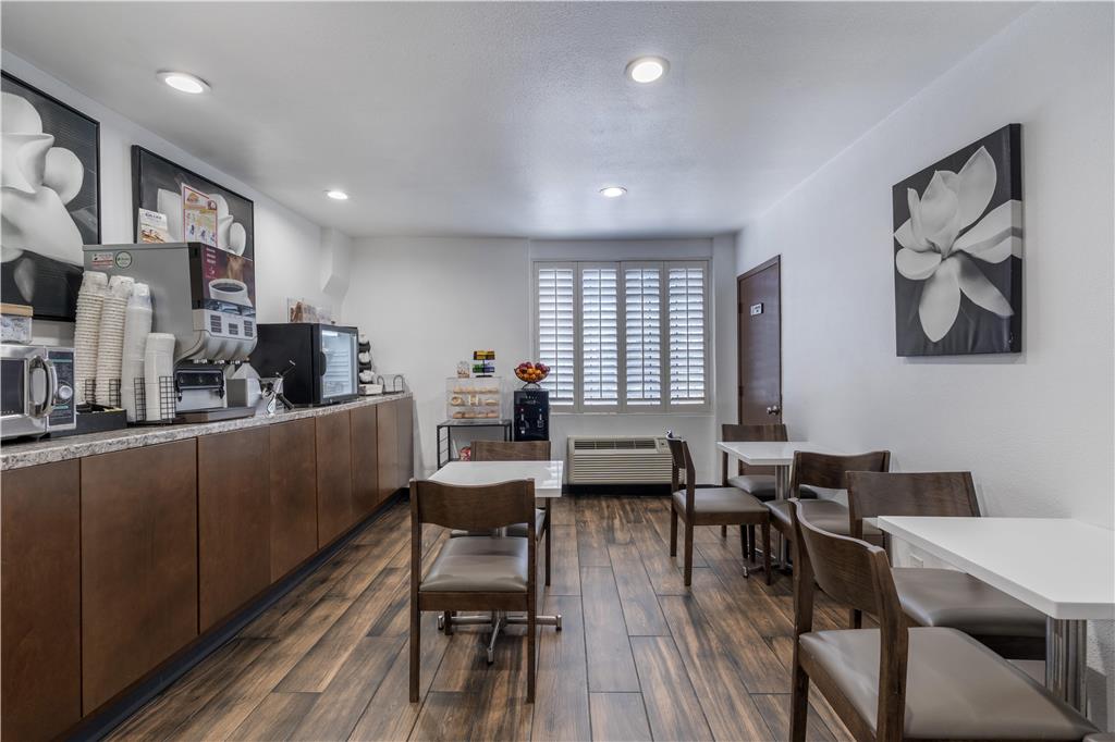 SureStay Hotel by Best Western Beverly Hills West LA - photo 4