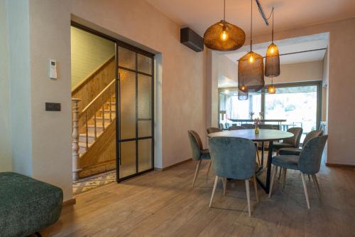 Maison Victor gîte 8 personnes dans le centre de Durbuy — 4-Star Luxury Hotel in Durbuy, Belgium