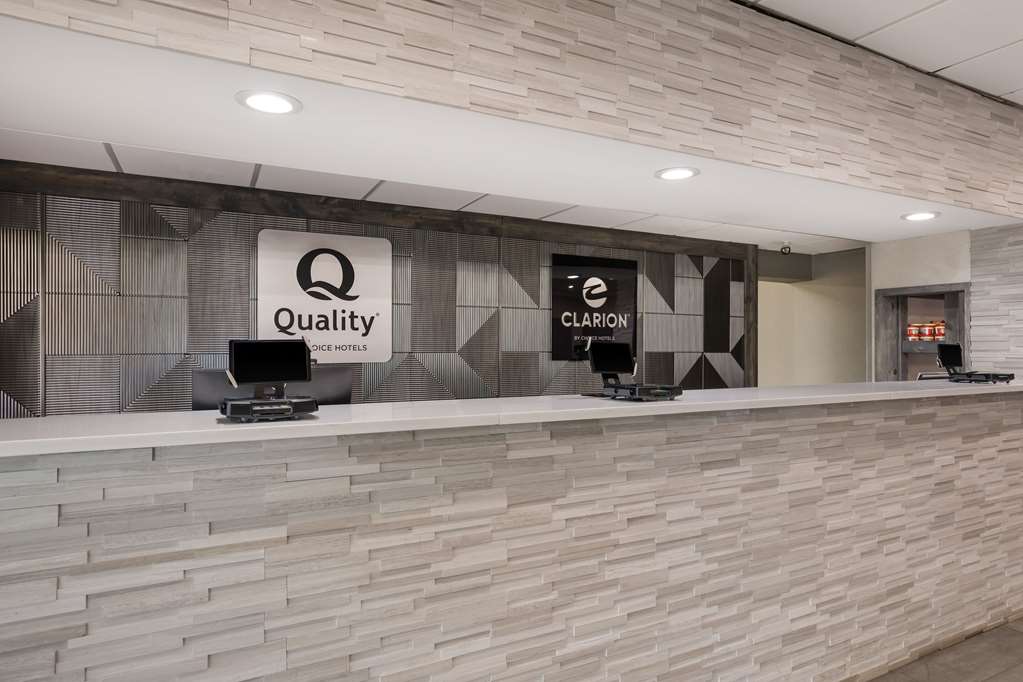 Clarion Hotel & Convention Center Joliet - photo 8