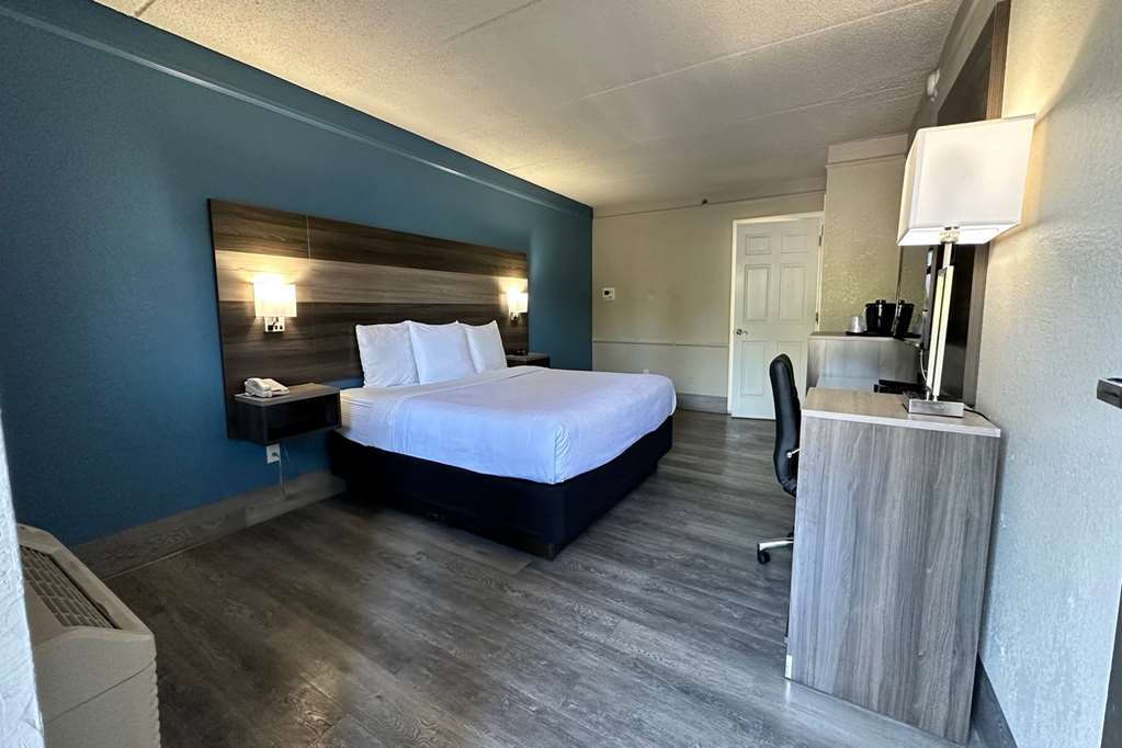 Days Inn by Wyndham San Diego Vista - photo 7