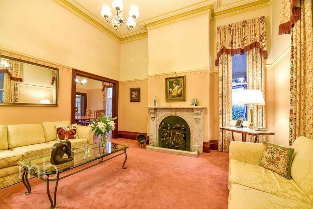 Cotehele B&B — 4-Star Luxury Hotel in Orange, Australia