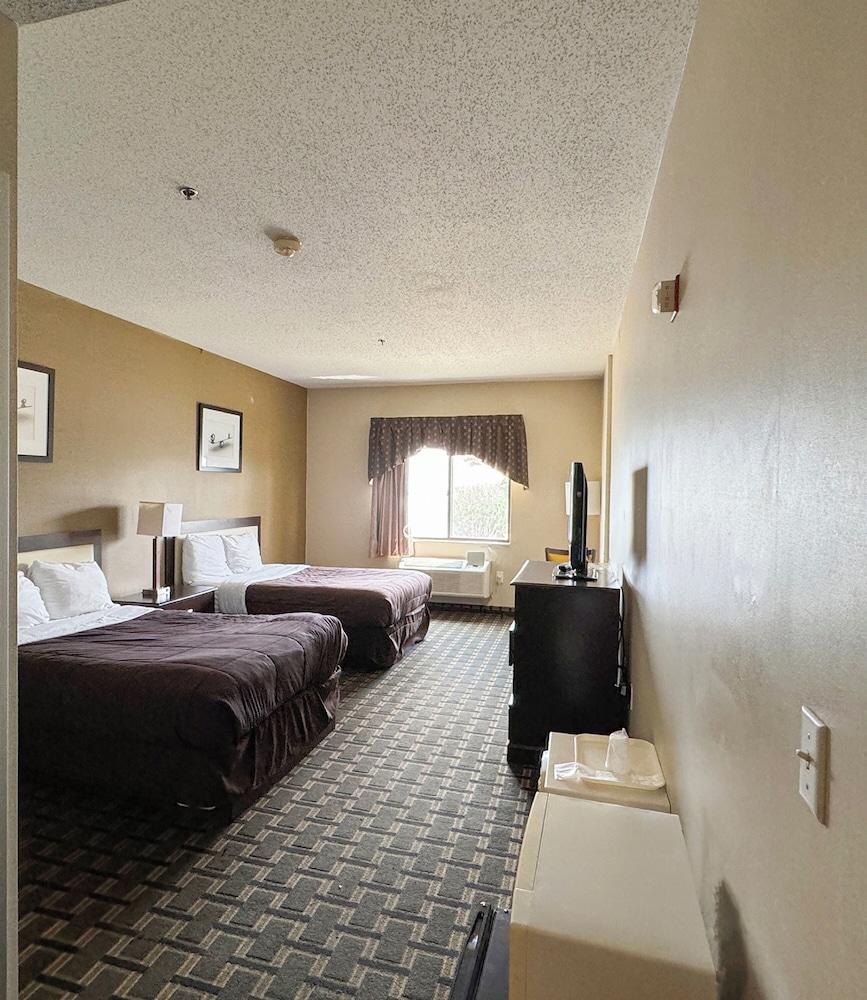 FairBridge Inn & Suites Batavia Darien Amusement Park - photo 15