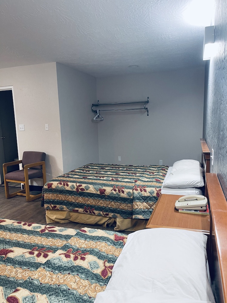 Century 21 Motel - photo 24