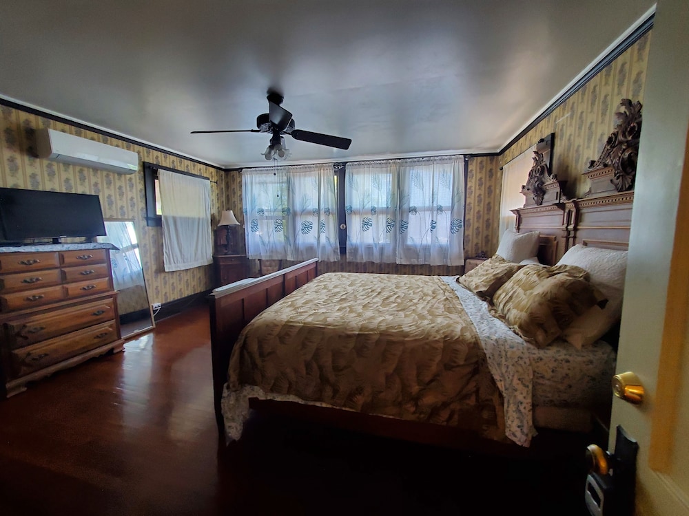 Manoa Valley Inn - photo 12