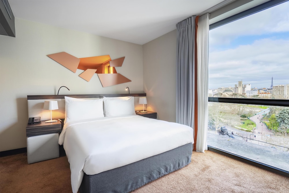 DoubleTree by Hilton Paris Boulogne — 4-Star Luxury Hotel in Boulogne-Billancourt, France