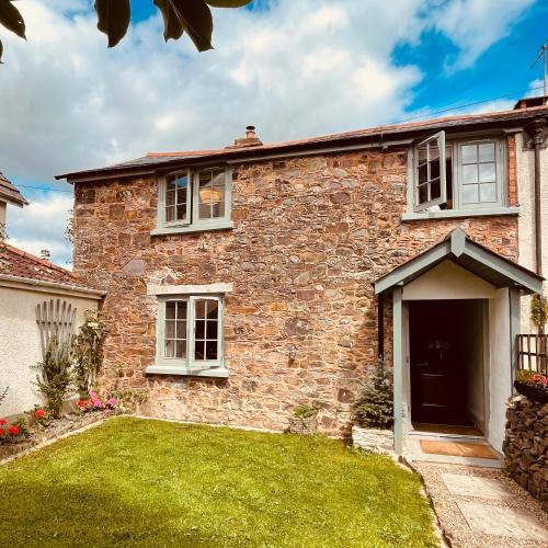 Exmoor Devon charming cottage characterful and brimming with Hygge — 4-Star Luxury Hotel in Tiverton, United Kingdom