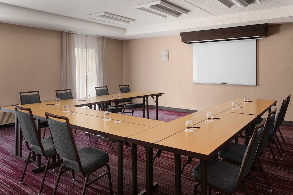 Courtyard by Marriott Mahwah - photo 27