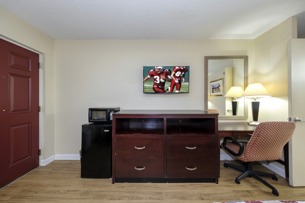 Red Roof Inn Ellenton Bradenton NE - photo 4