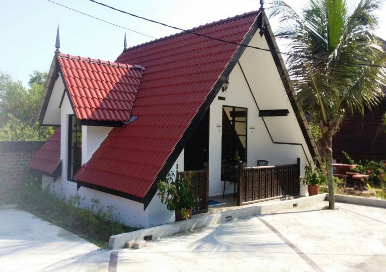 White Sand Guest Cottage — 4-Star Luxury Hotel in Marang, Malaysia