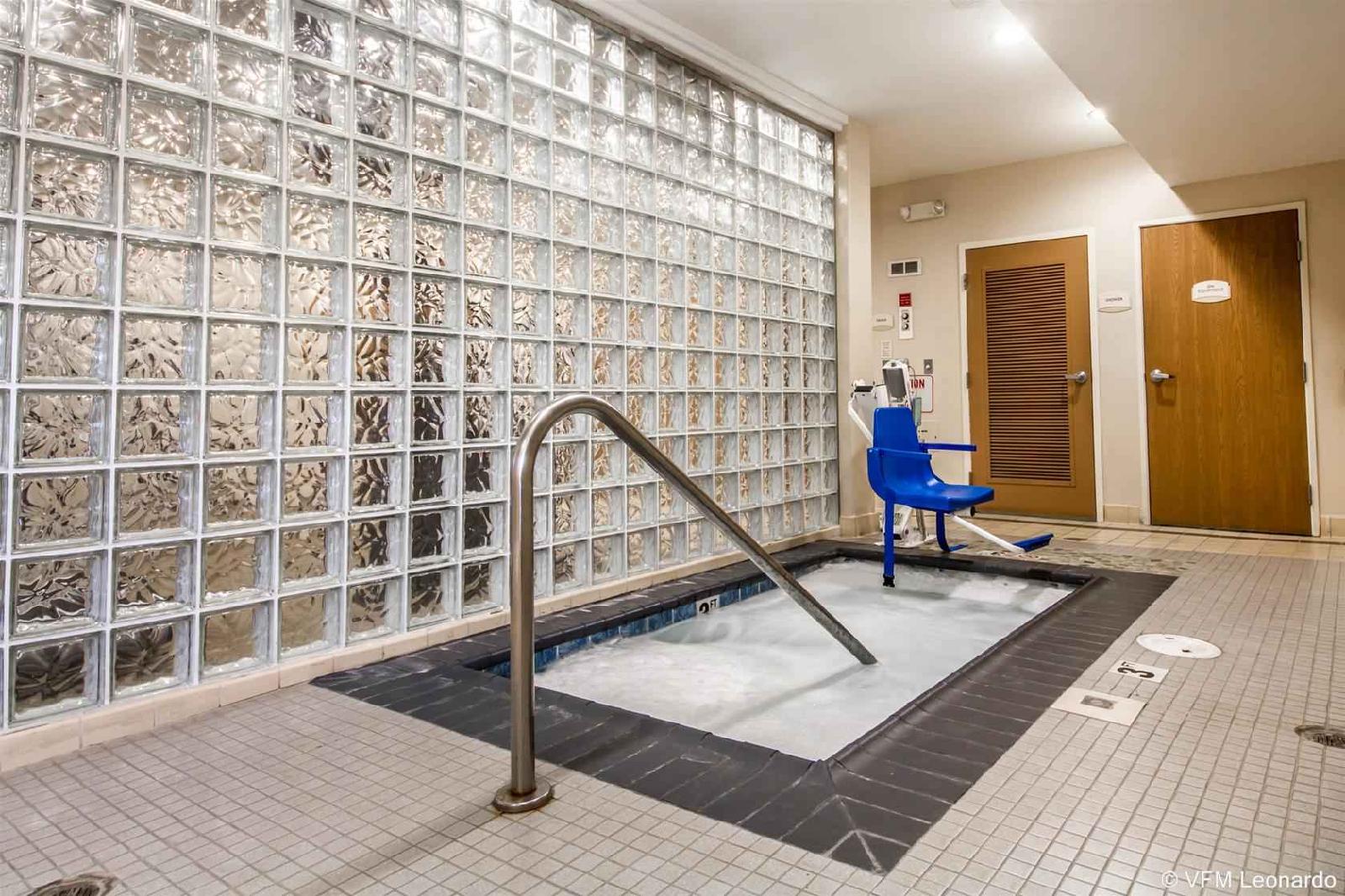 Comfort Inn & Suites Oakland - photo 4