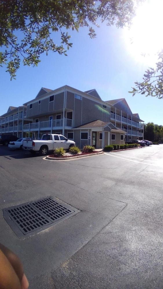 InTown Suites Extended Stay Jacksonville FL Atlantic Blvd - photo 20