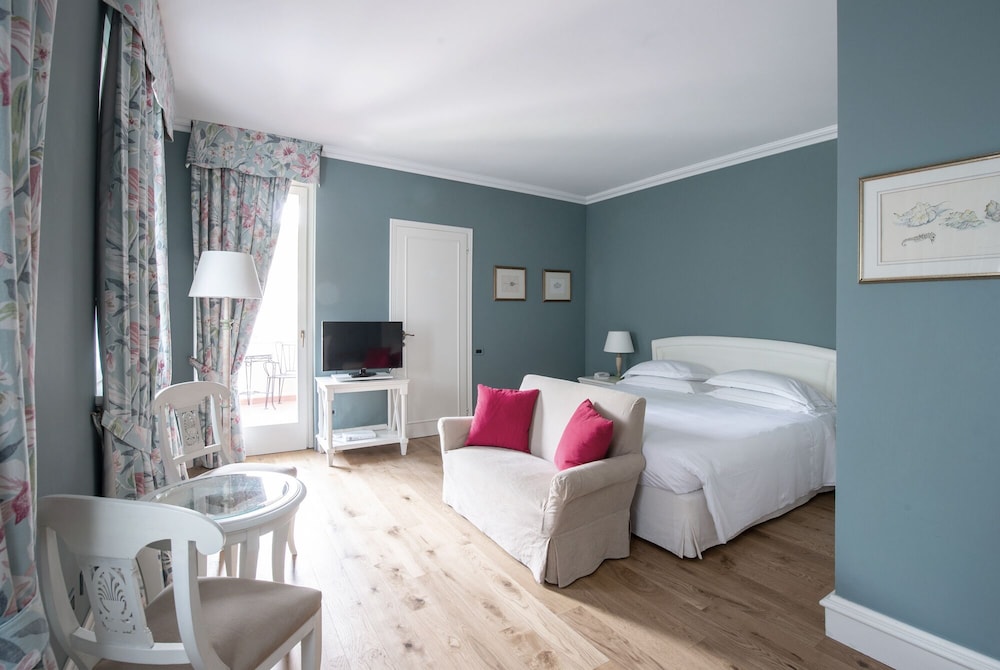 Hotel Franceschi in Forte Dei Marmi, Italy