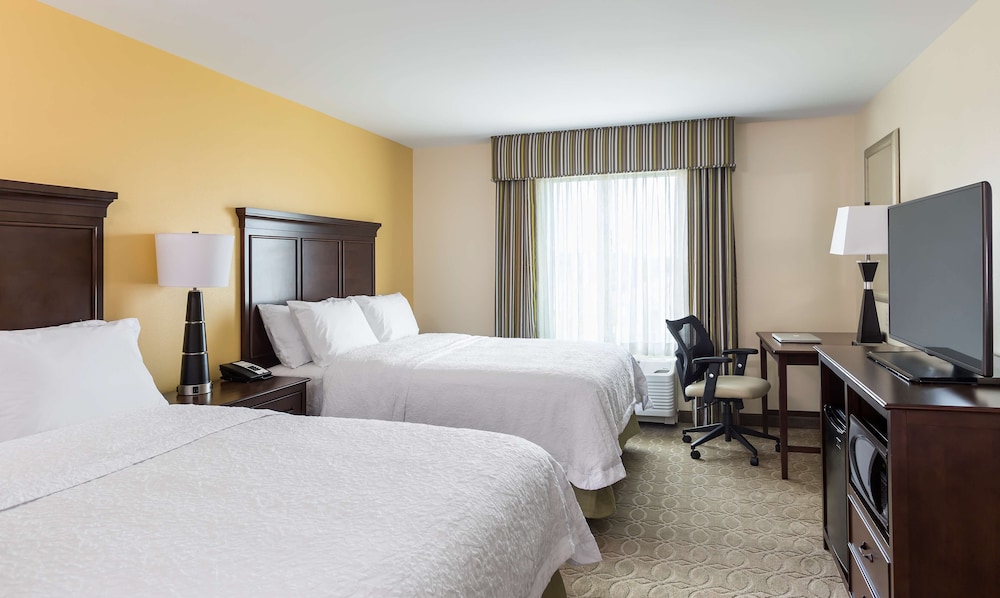 Hampton Inn & Suites Philadelphia Montgomeryville - photo 8