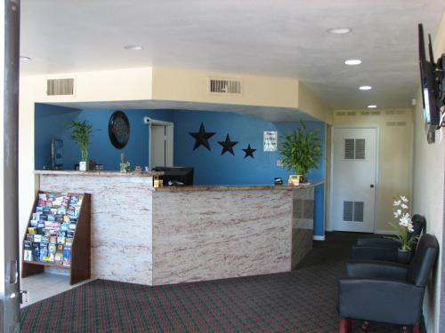 Relax Inn Marlin - photo 10