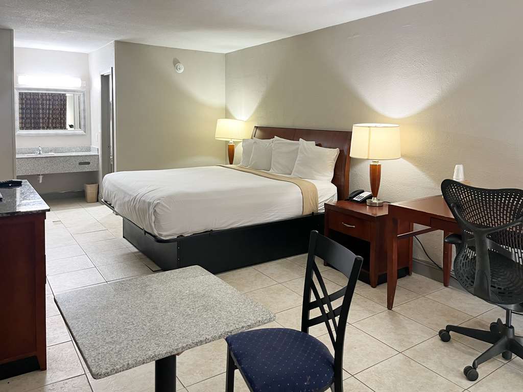 Motel 6 Raleigh NC Downtown South - photo 17